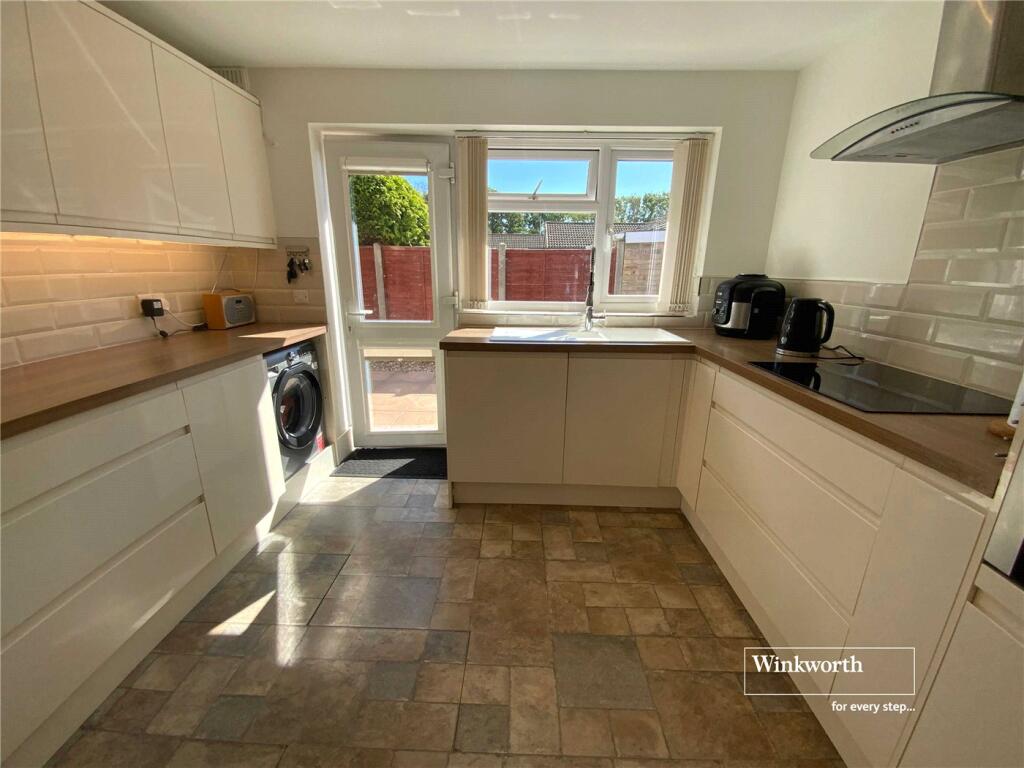 Sheldrake Road, Mudeford, Christchurch, Dorset, BH23 photo 3