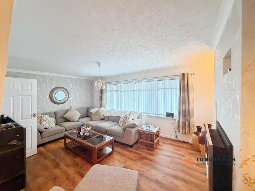 House in Stoke-on-Trent - More