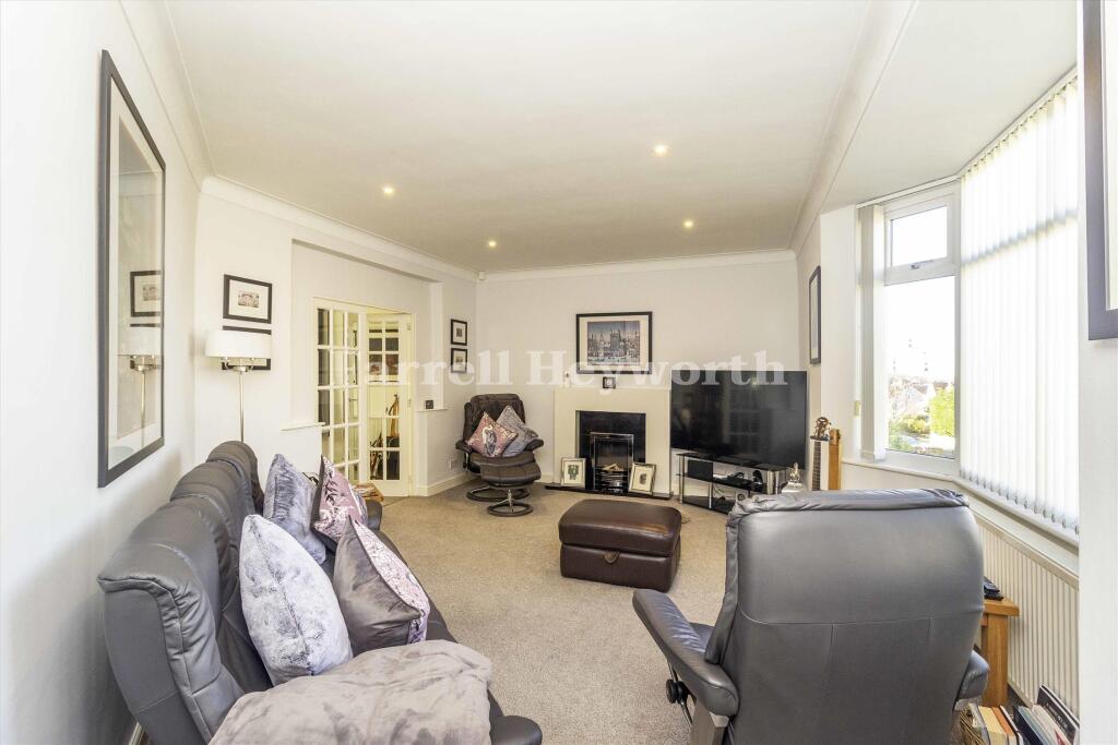 Hillsea Avenue, Heysham, Morecambe photo 4