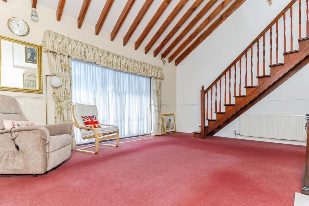 Point Clear Road, St. Osyth, Clacton-on-Sea, Essex, CO16 photo 2