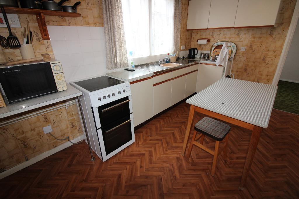 Willow Way, Bletchley, Milton Keynes, Buckinghamshire, MK2 2JX photo 4