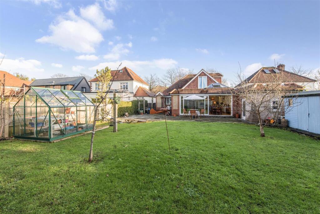 Portsmouth Road, Horndean photo 2