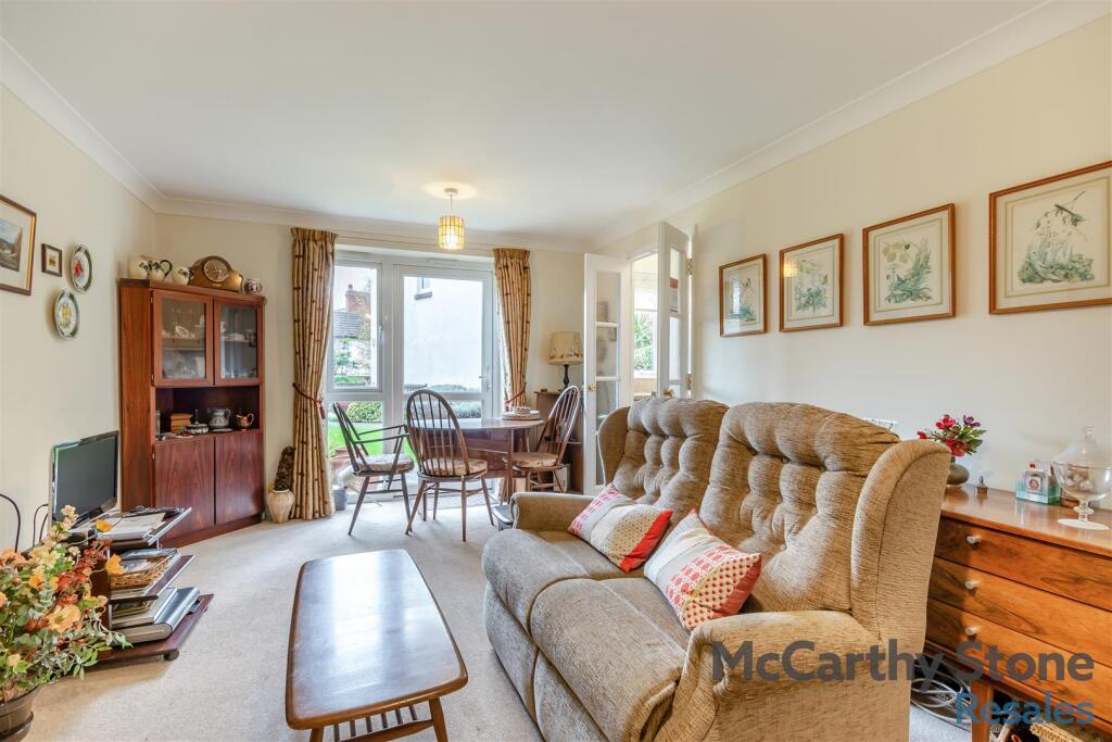 1-bed flat on Hartwell Court, Church Street, Eastwood, Nottingham, £150,000