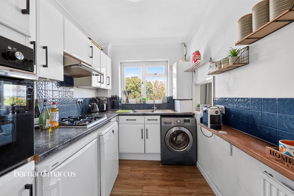 Apartment in Sutton - View 4