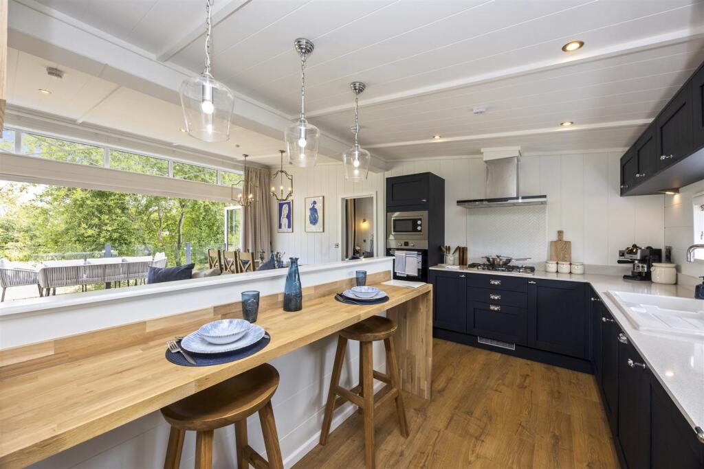 House in Redhill - View 4