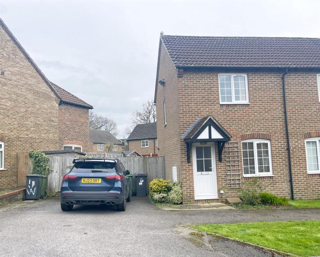 Main image of property: Simmons Field, Thatcham