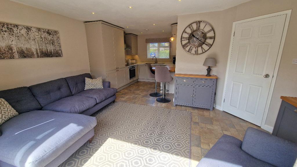 Woodnutt Close, Bembridge, Isle of Wight, PO35 5YF photo 3