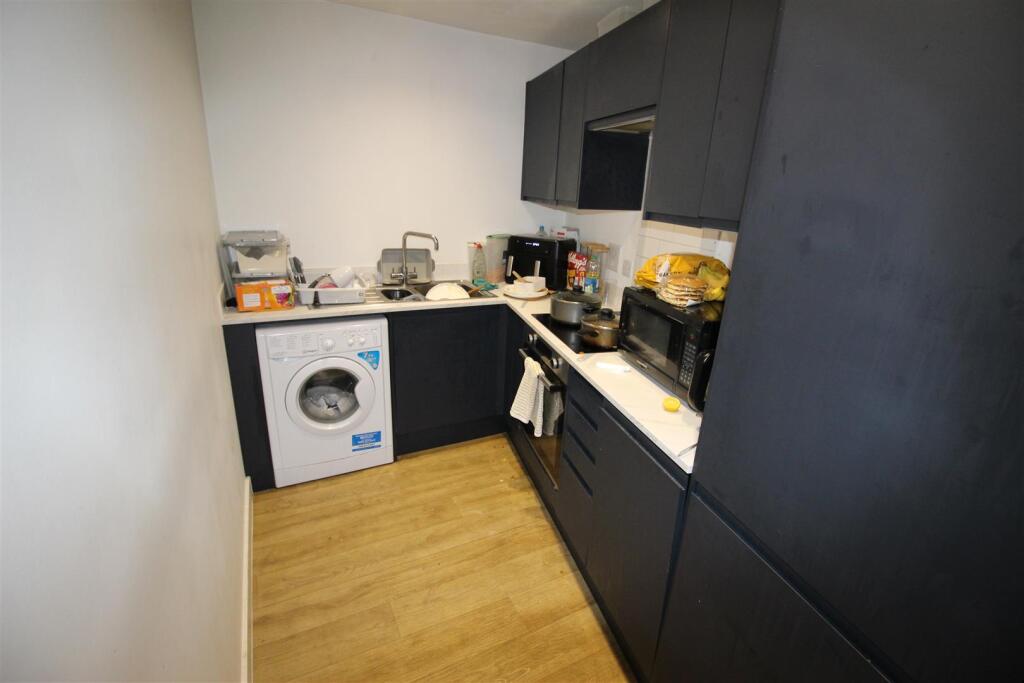 Apartment in Havant, West Leigh - View 4
