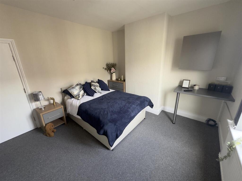 *NEW EN-SUITE ROOM* Derby Street, Mansfield - View 3
