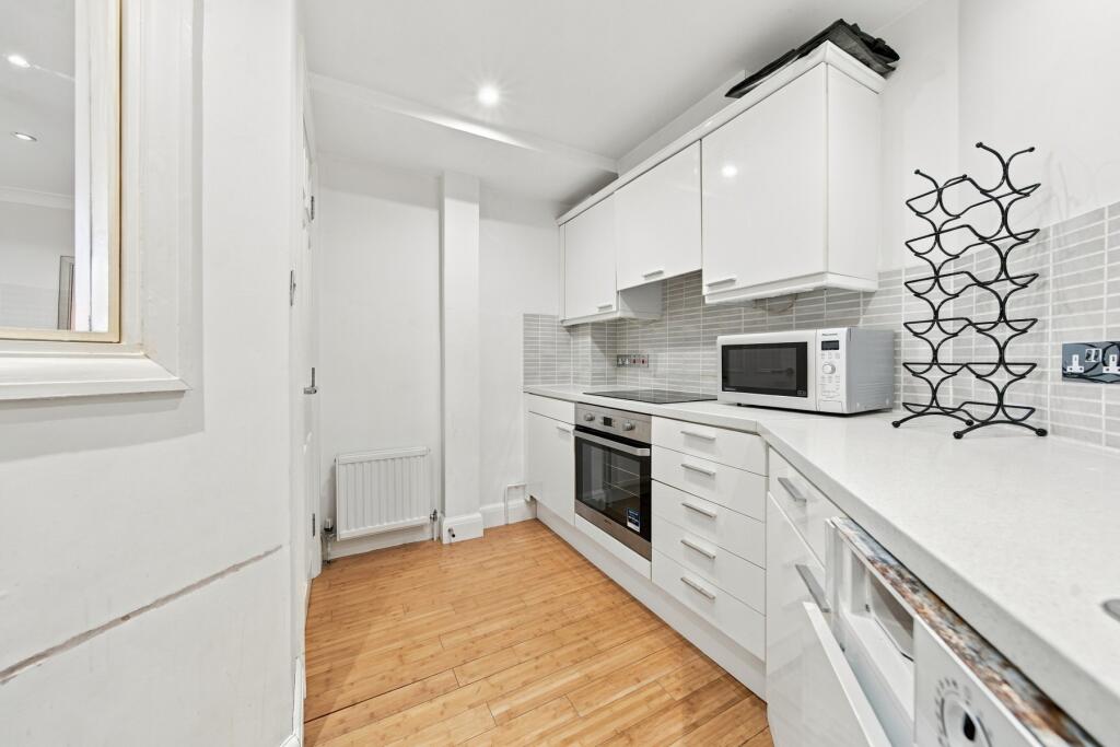 Apartment in London - More