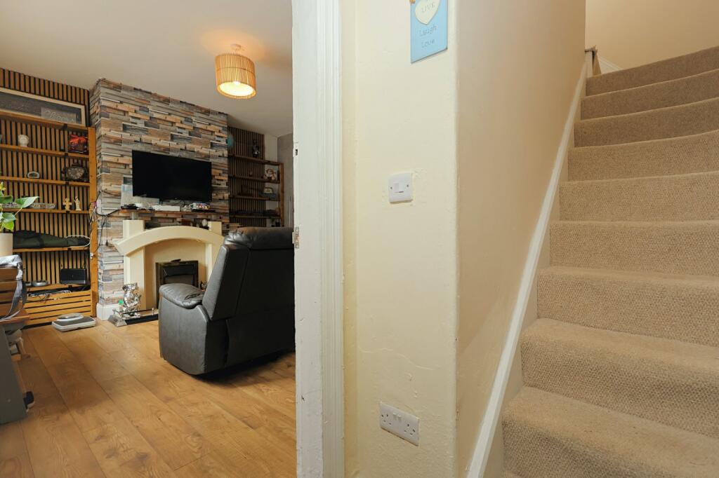 Taylor Street, Cleckheaton, West Yorkshire, BD19 photo 4
