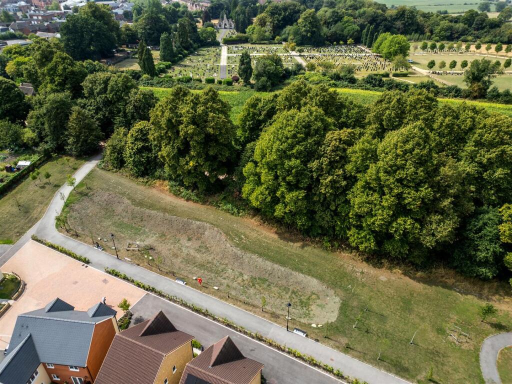 Winchcombe Avenue, Devizes photo 2