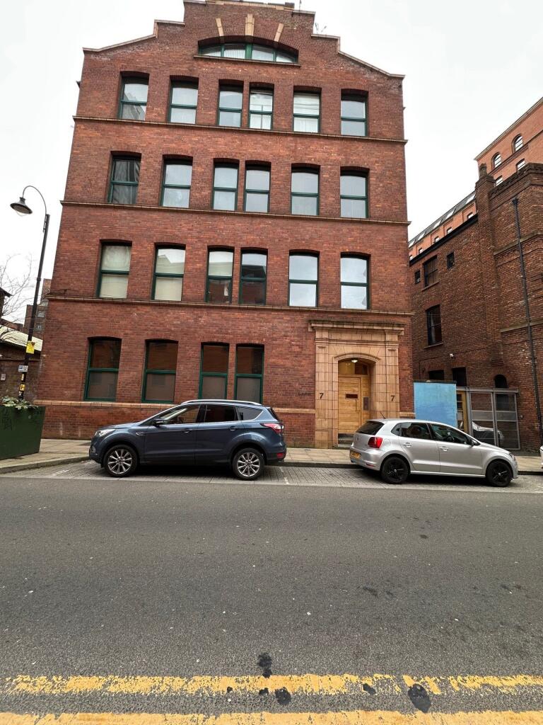 Main image of property: Lincoln Place, Manchester, M1