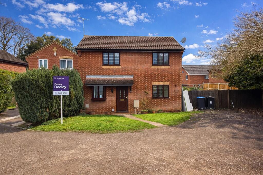 Main image of property: Ixworth Close, Northampton, NN3