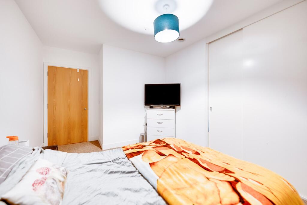 Apartment in London - More