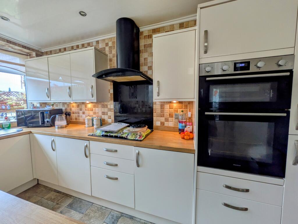 Additional image 8 of Ascot Avenue, Bradford, BD7