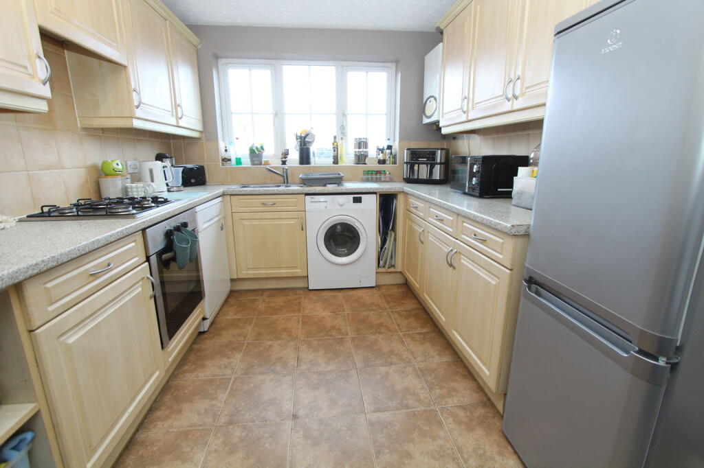 Brookes Close, TIVIDALE, Oldbury. image 5