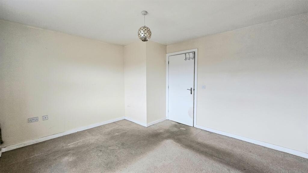 Apartment in Luton - View 4