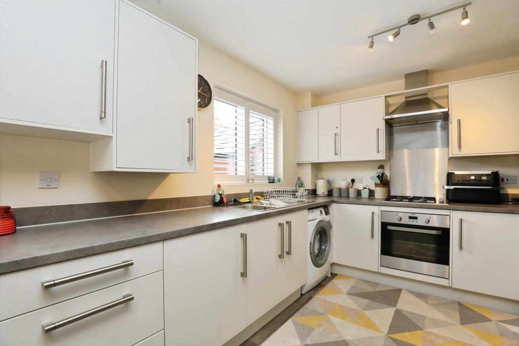 House in Stoke-on-Trent - View 4
