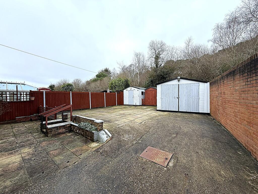Dale Valley Road, Oakdale , Poole, BH15 photo 2