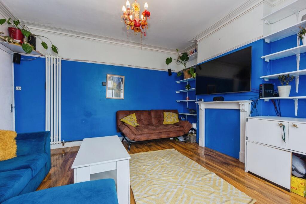 House in Manchester, Greater Manchester - More