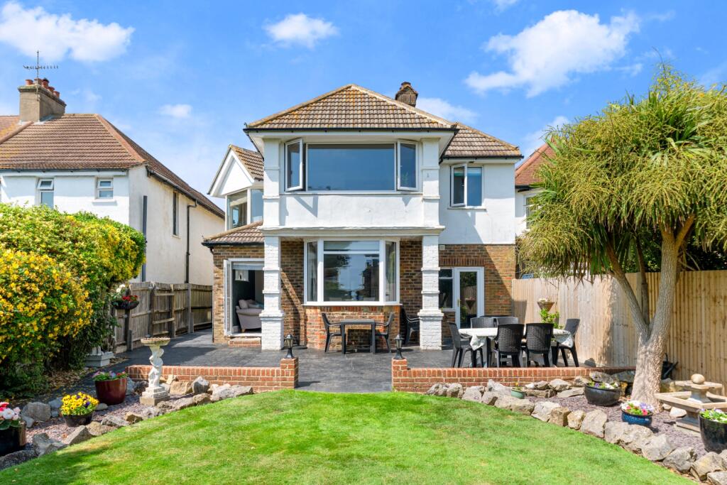 Malvern Close, Worthing, BN11 photo 4