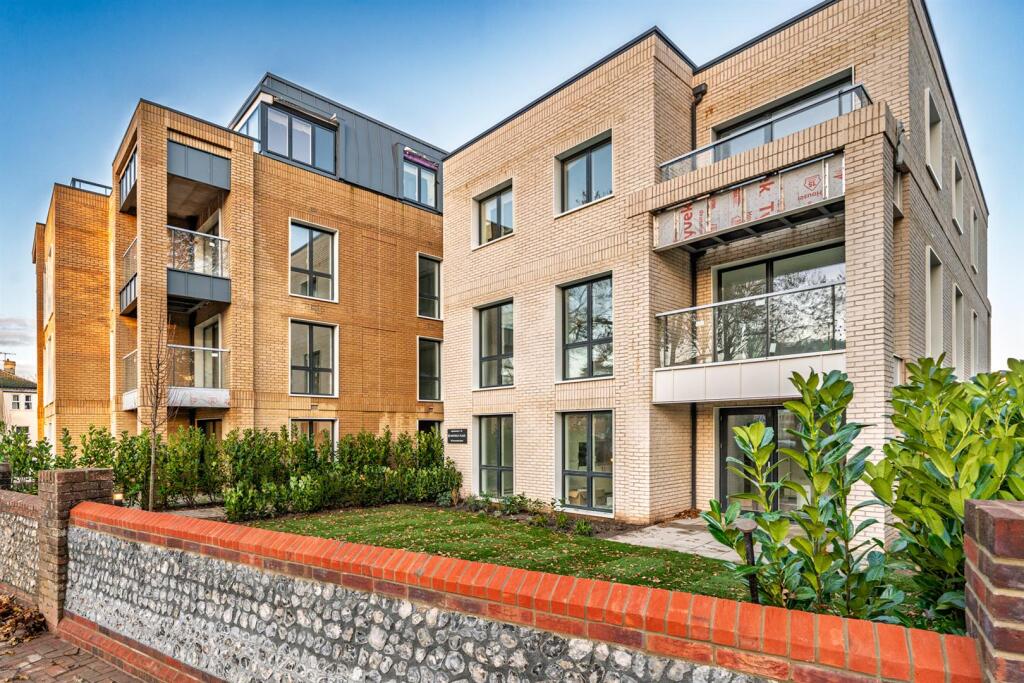 Main image of property: Lindfield Place, Worthing, BN11
