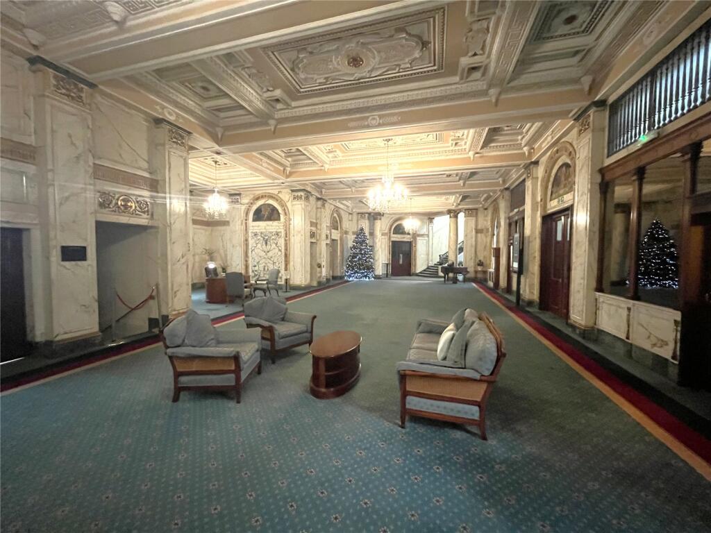 Apartment in Southampton - View 3