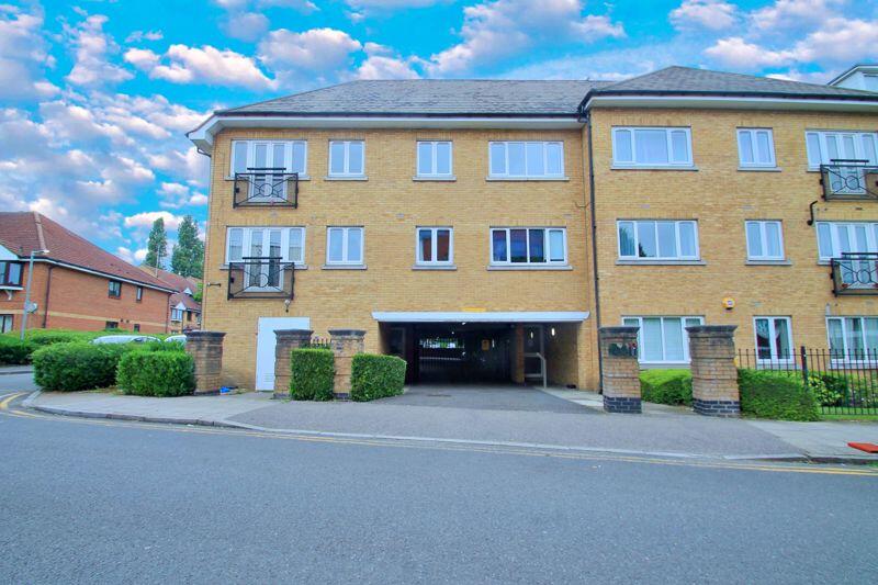 Forty Avenue, Wembley photo 2