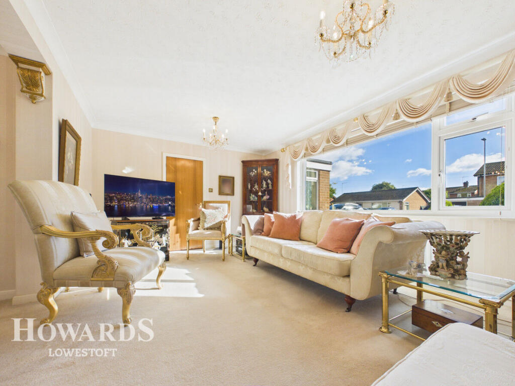 House in East Suffolk, Lowestoft - More