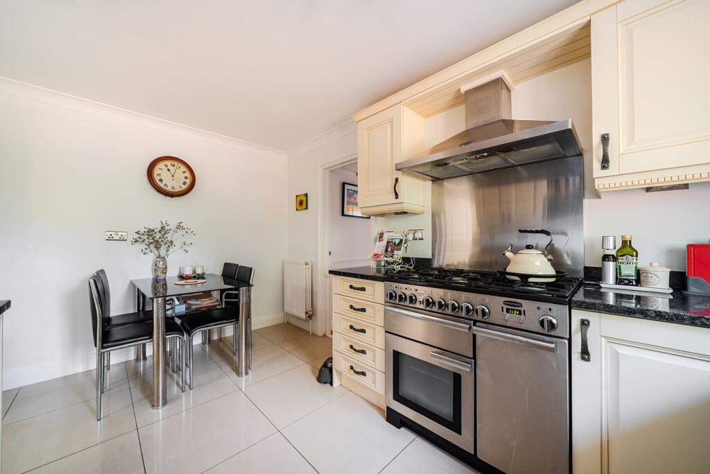 House in Clifton, Central Bedfordshire - More