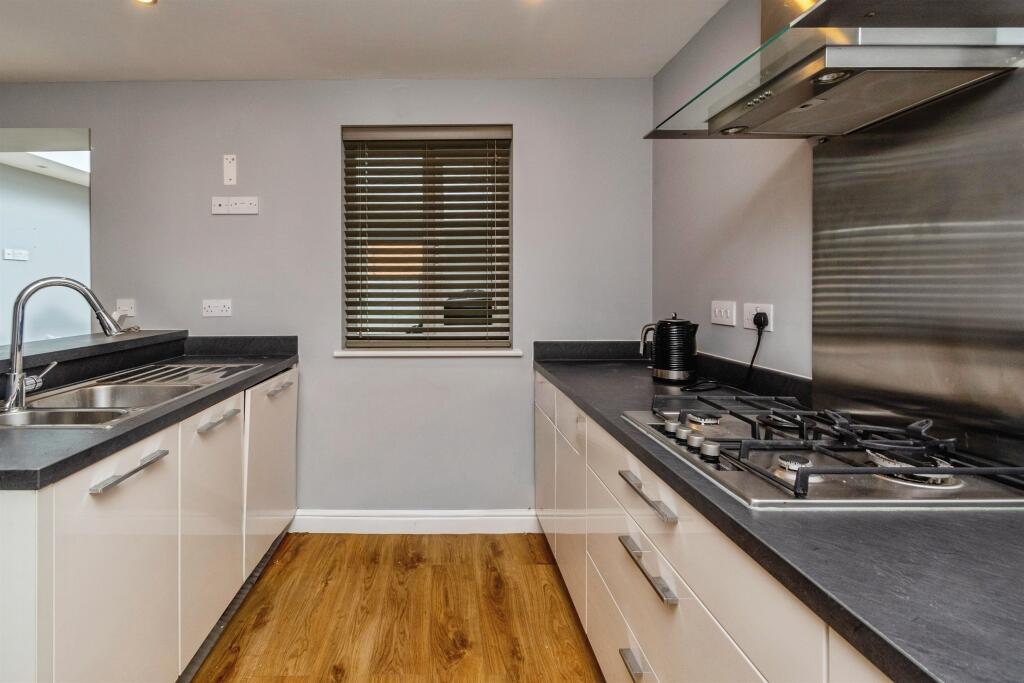 House in South Staffordshire, Great Wyrley - More