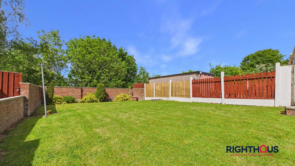 House in Bradford, West Yorkshire - View 2