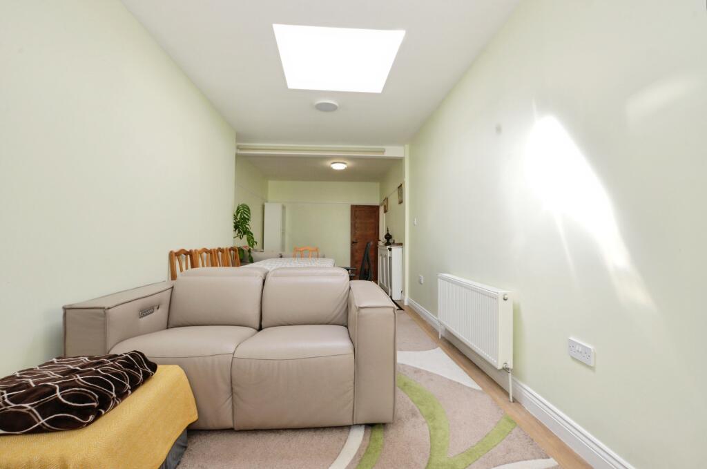 House in London - View 4