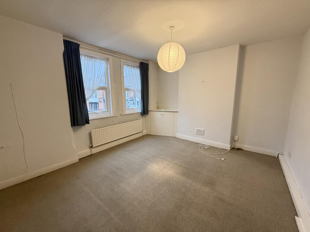 Apartment in Nottingham, Gedling - View 3