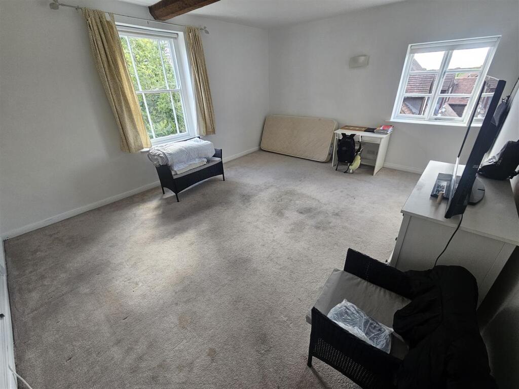 Apartment in Solihull, West Midlands - View 4