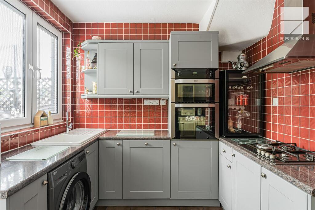 House in London, Highams Park - More