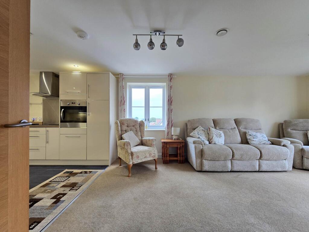 Moreton Court, Birdwood Crescent, Bideford photo 4