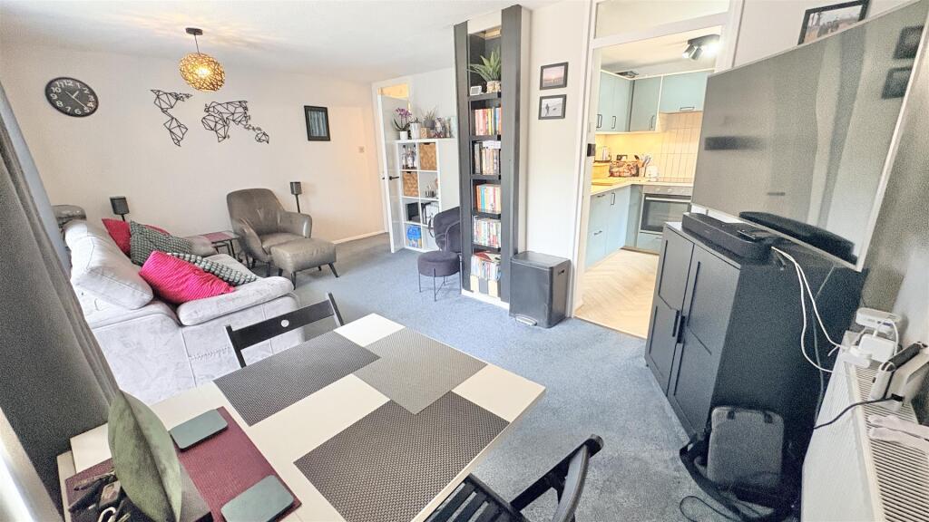 Apartment in Birmingham, Sparkhill - View 3