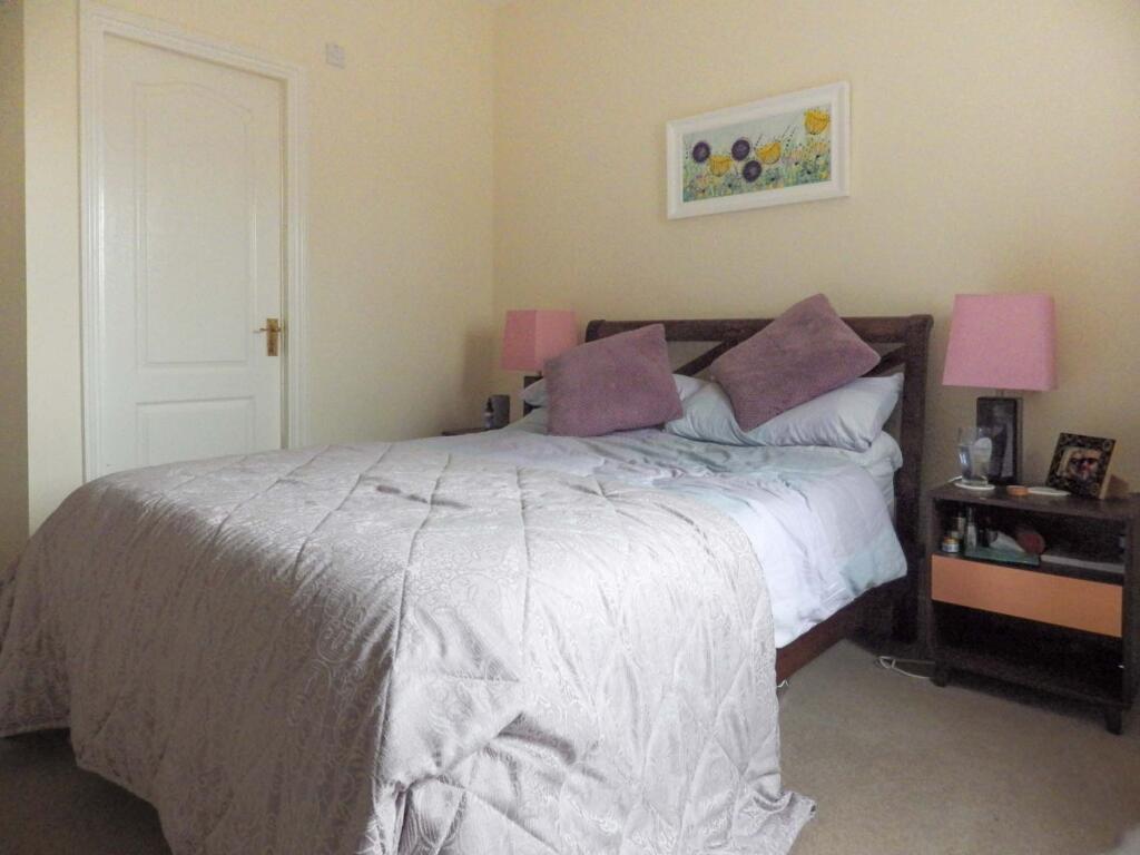 Apartment in Wiltshire, Haydon Wick - View 5