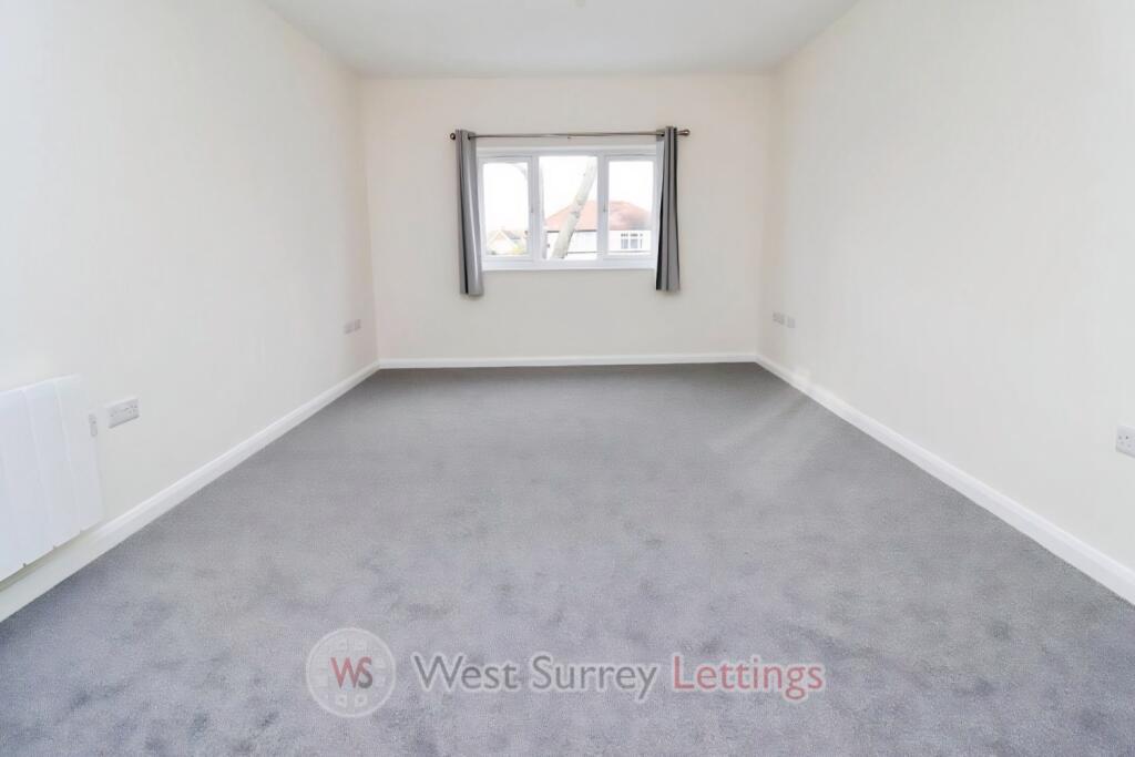 Apartment in Kingston upon Thames - View 3