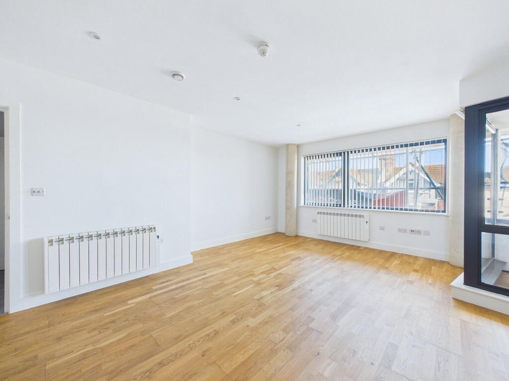 Apartment in Brighton - More