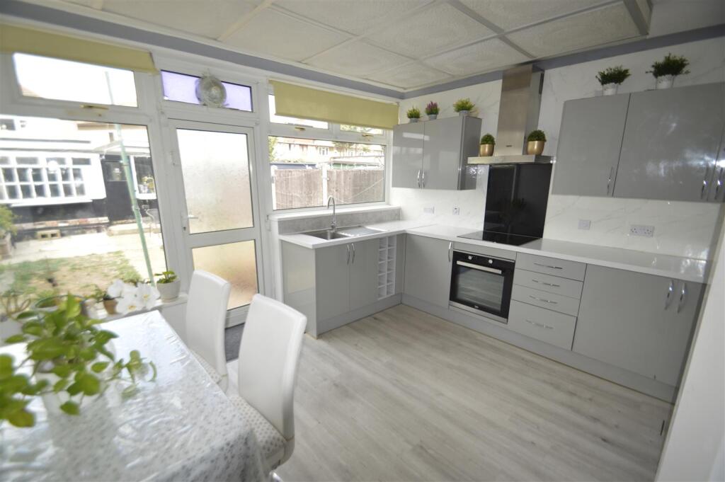 House in Romford - View 4