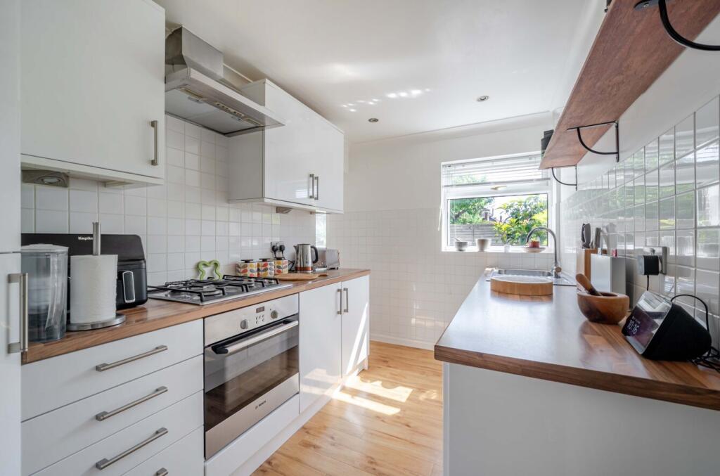 Apartment in Brighton - View 3