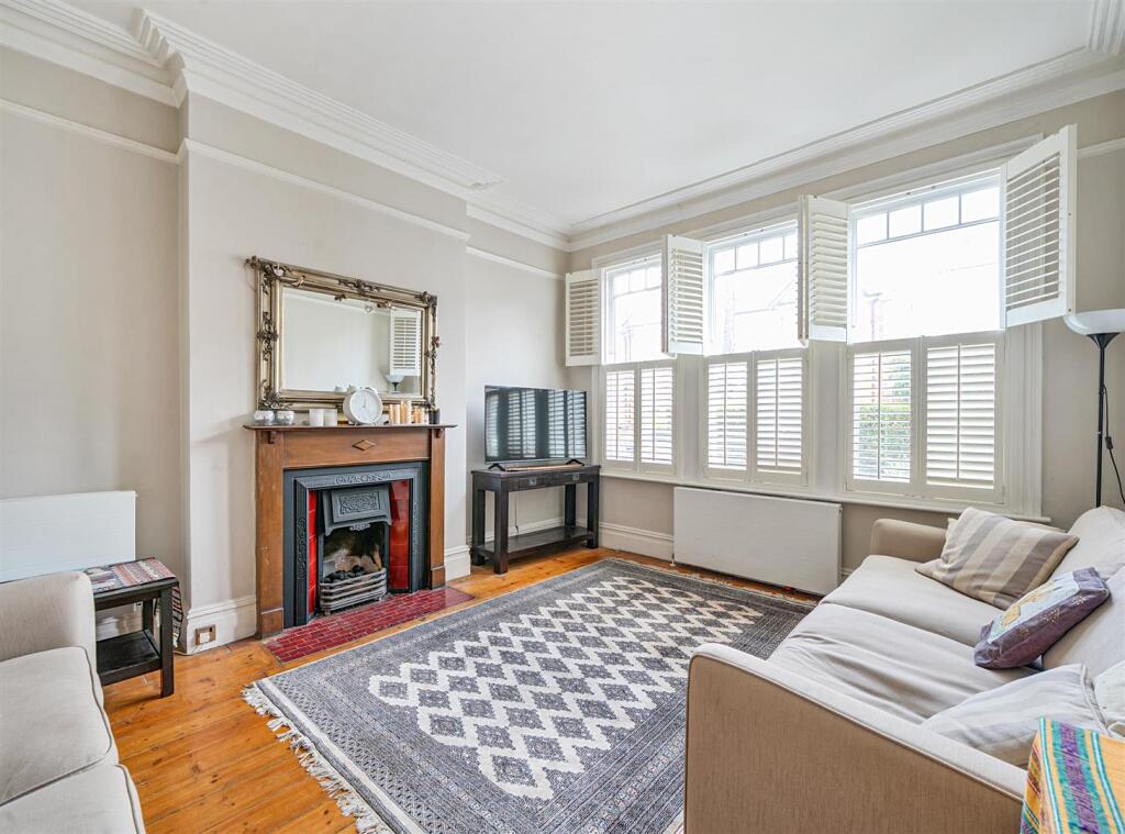 House in London - View 2