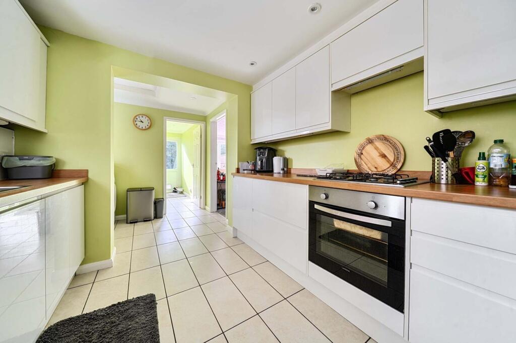 House in Basingstoke and Deane, Viables - View 3
