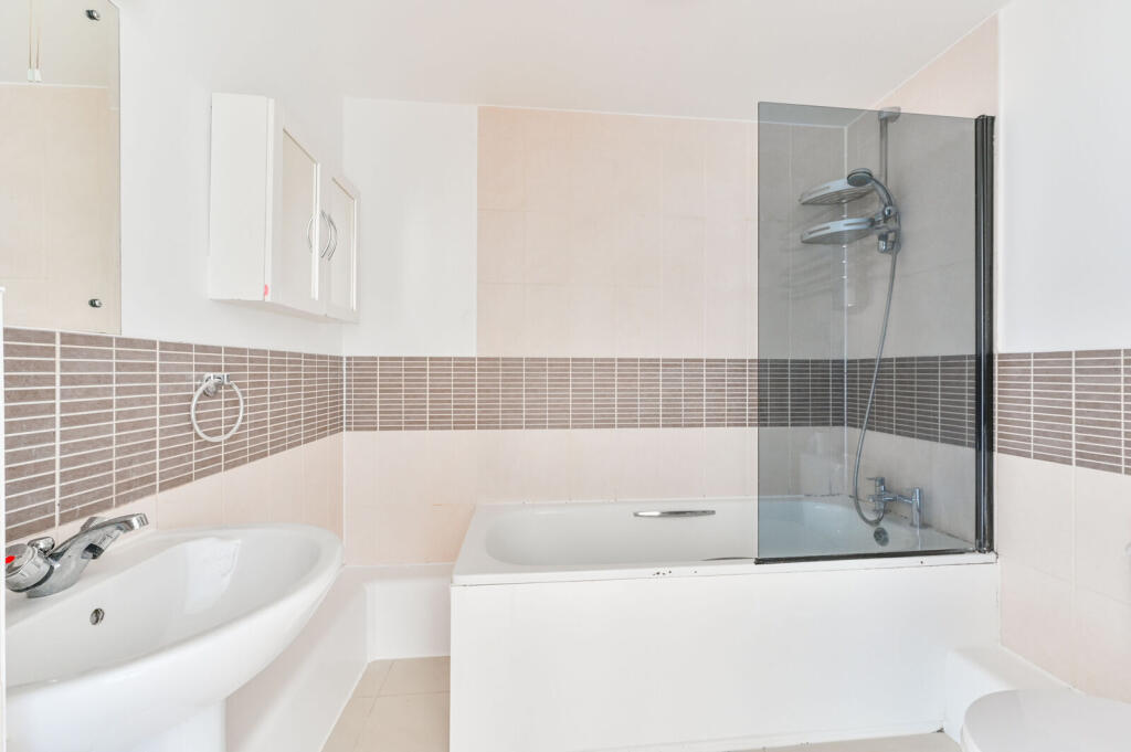 Apartment in London - More