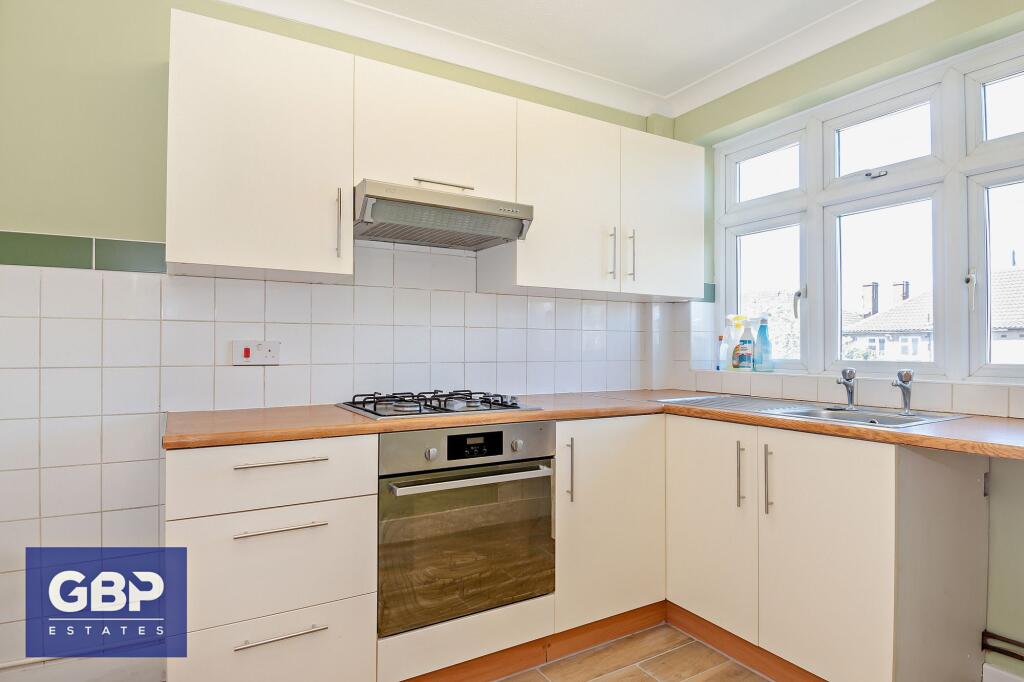Apartment in Romford - View 2