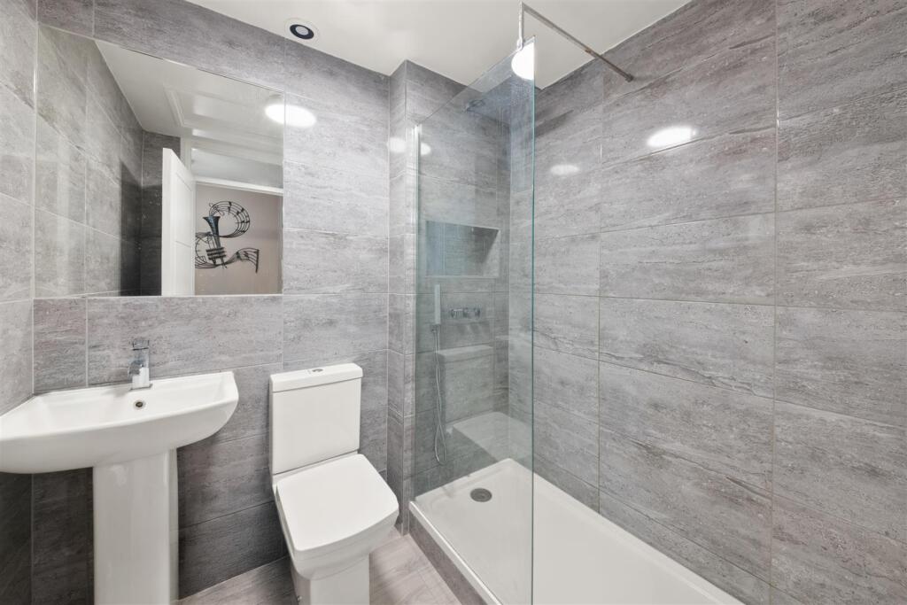 Apartment in London - More