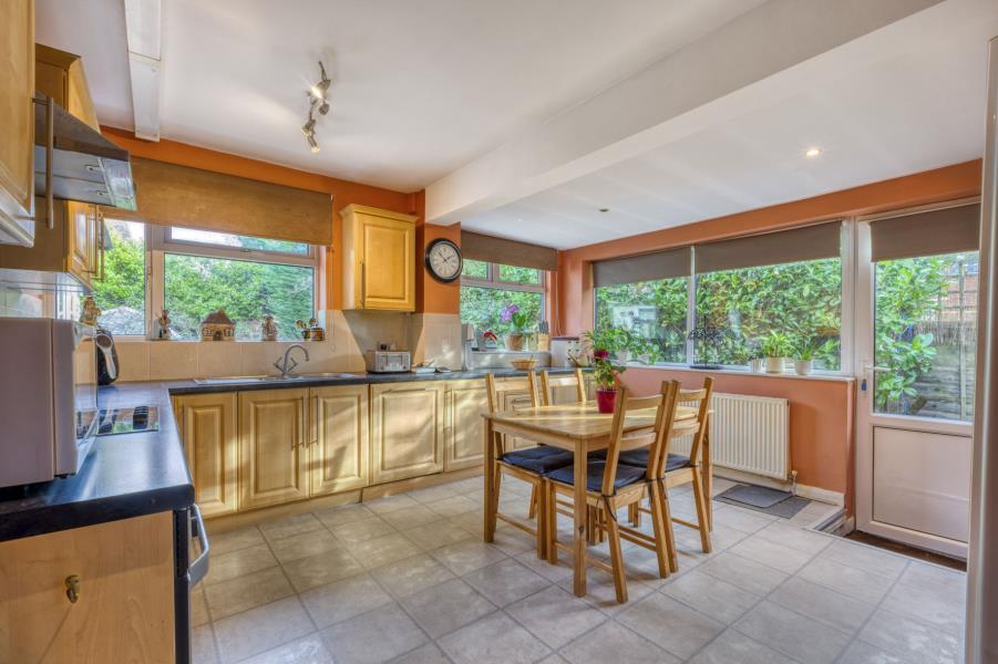 House in Englefield Green - View 3